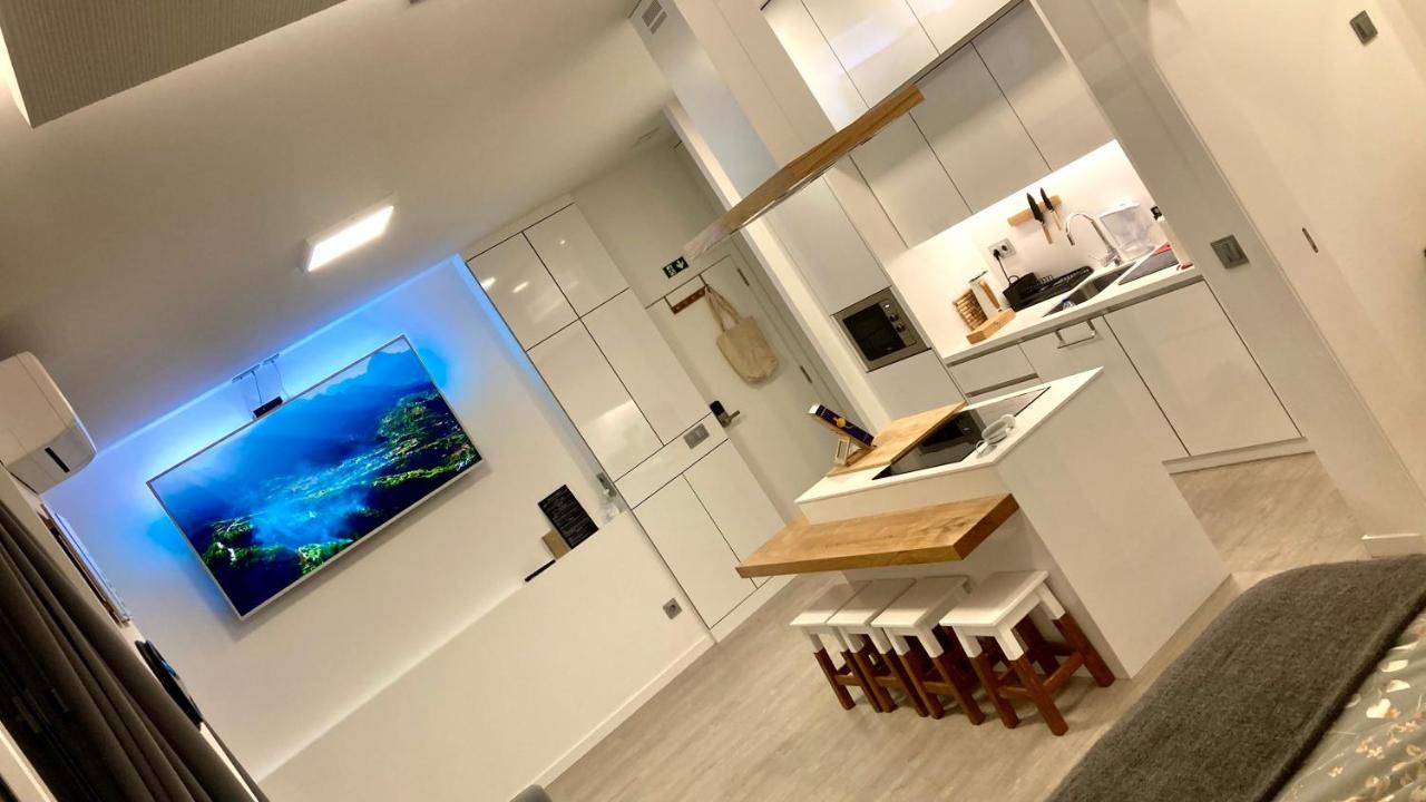 Cristalia,Roof Terrace In City Center, Garage, Netflix 75Inch Tv Funchal  Bagian luar foto